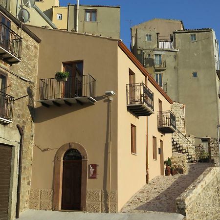 Porta Baciamano Ξενοδοχείο Geraci Siculo Εξωτερικό φωτογραφία