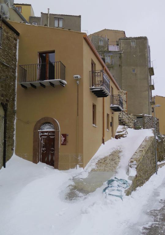 Porta Baciamano Ξενοδοχείο Geraci Siculo Εξωτερικό φωτογραφία