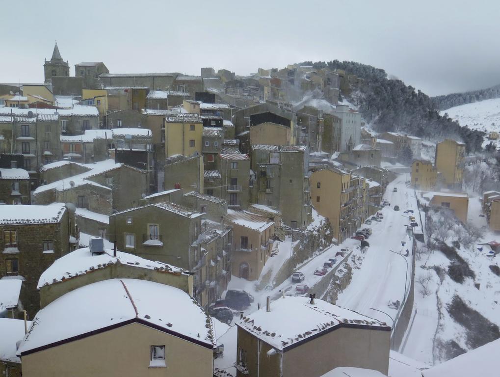 Porta Baciamano Ξενοδοχείο Geraci Siculo Εξωτερικό φωτογραφία