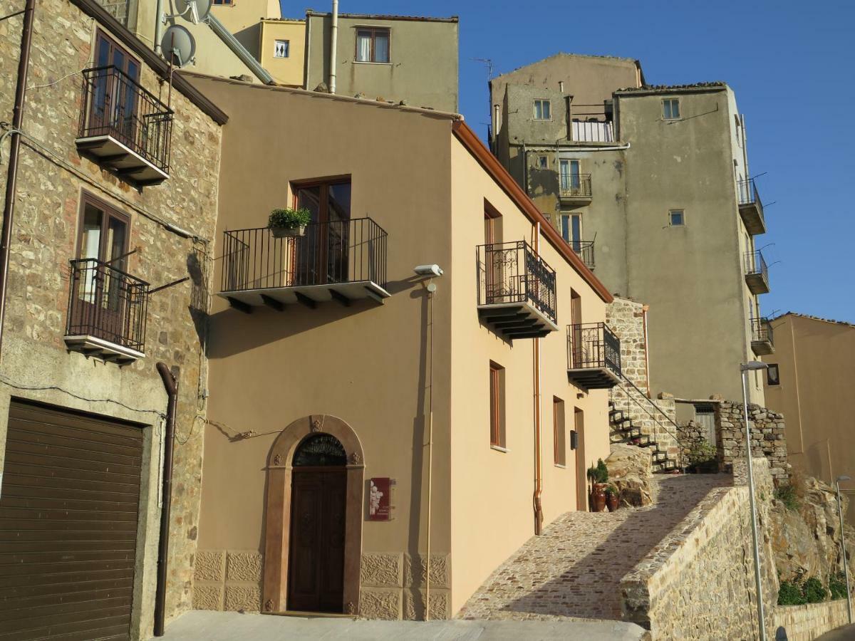 Porta Baciamano Ξενοδοχείο Geraci Siculo Εξωτερικό φωτογραφία